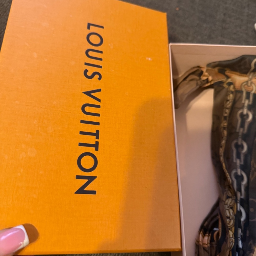 Louis Vuitton bandeau - Picture 3 of 6